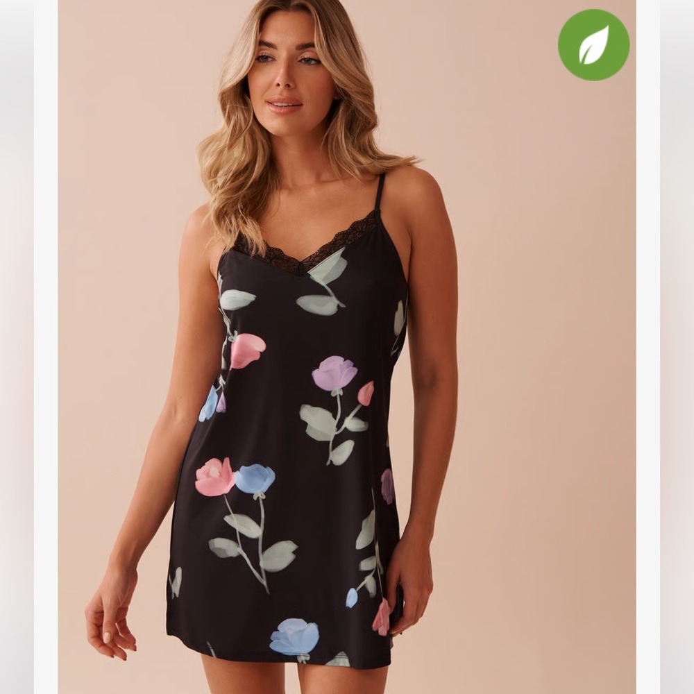 NWT Floral Lace Trim Nightgown